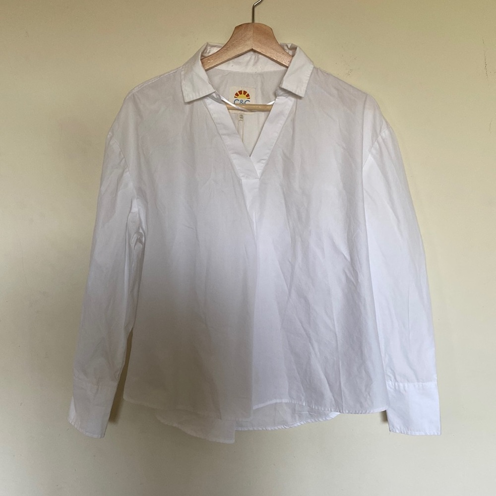 C&C California, Medium White V-neck Shirt